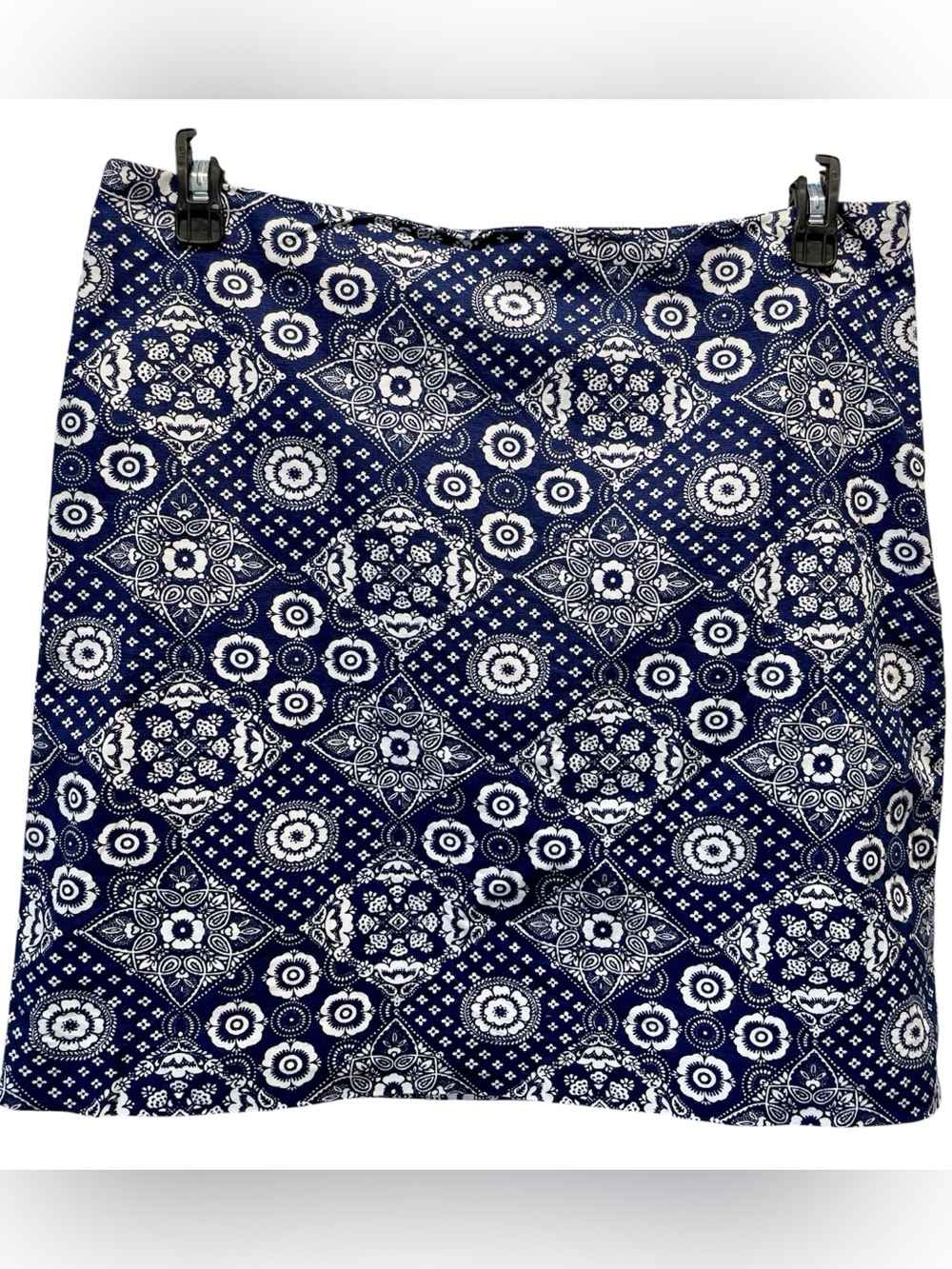 Talbots Woman’s Size 12 Diamond Bandana Floral Print Skirt Navy Blue & White